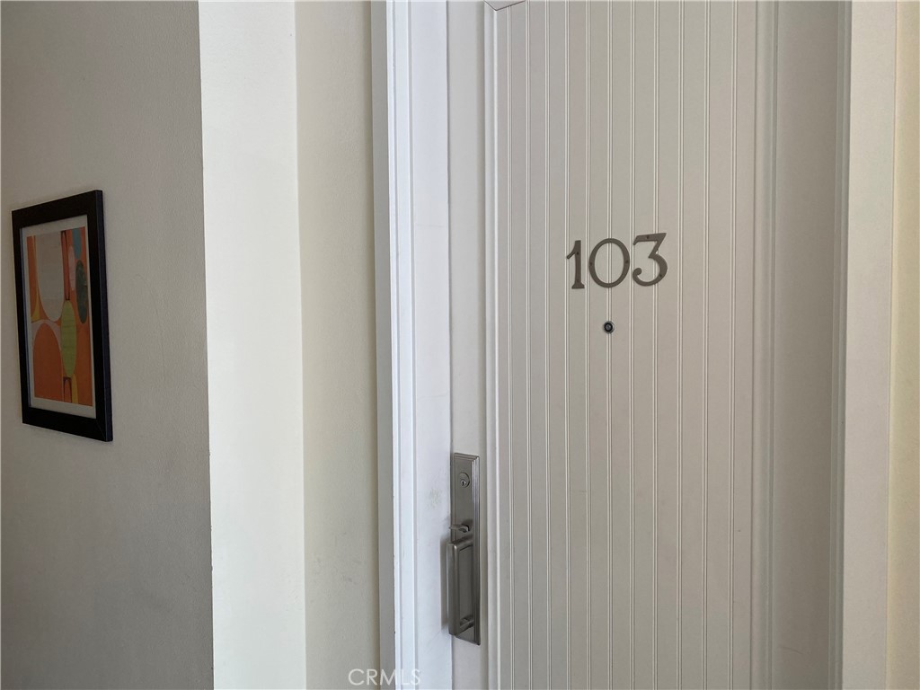 Studio City Condo: 11851 Laurelwood Drive