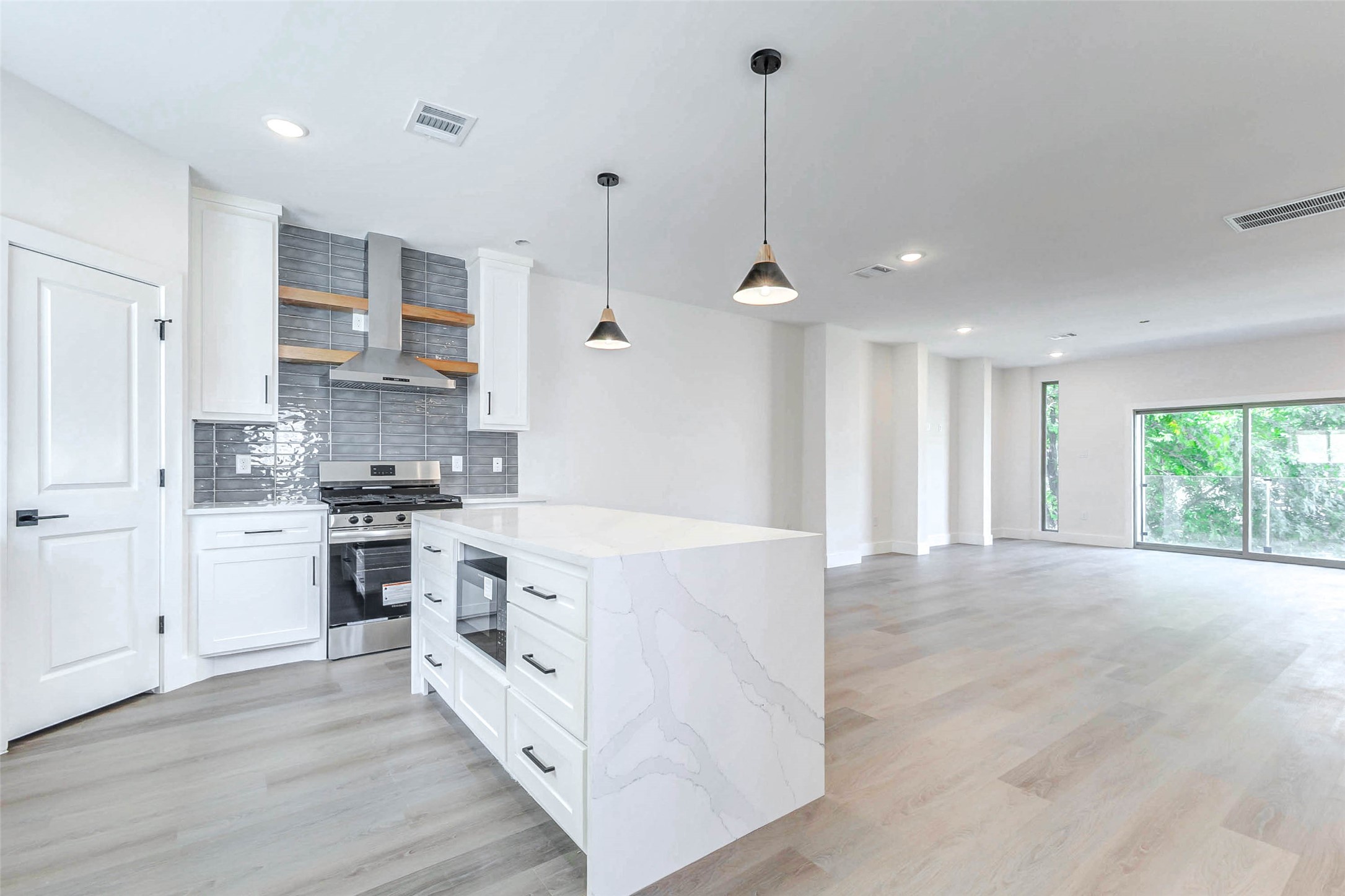 Houston Condo: 5638 Dolores Street