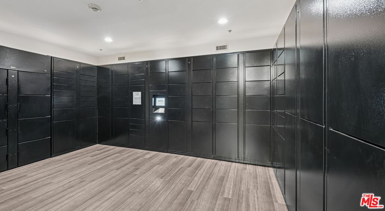 Pasadena Condo: 290 North Hudson Avenue