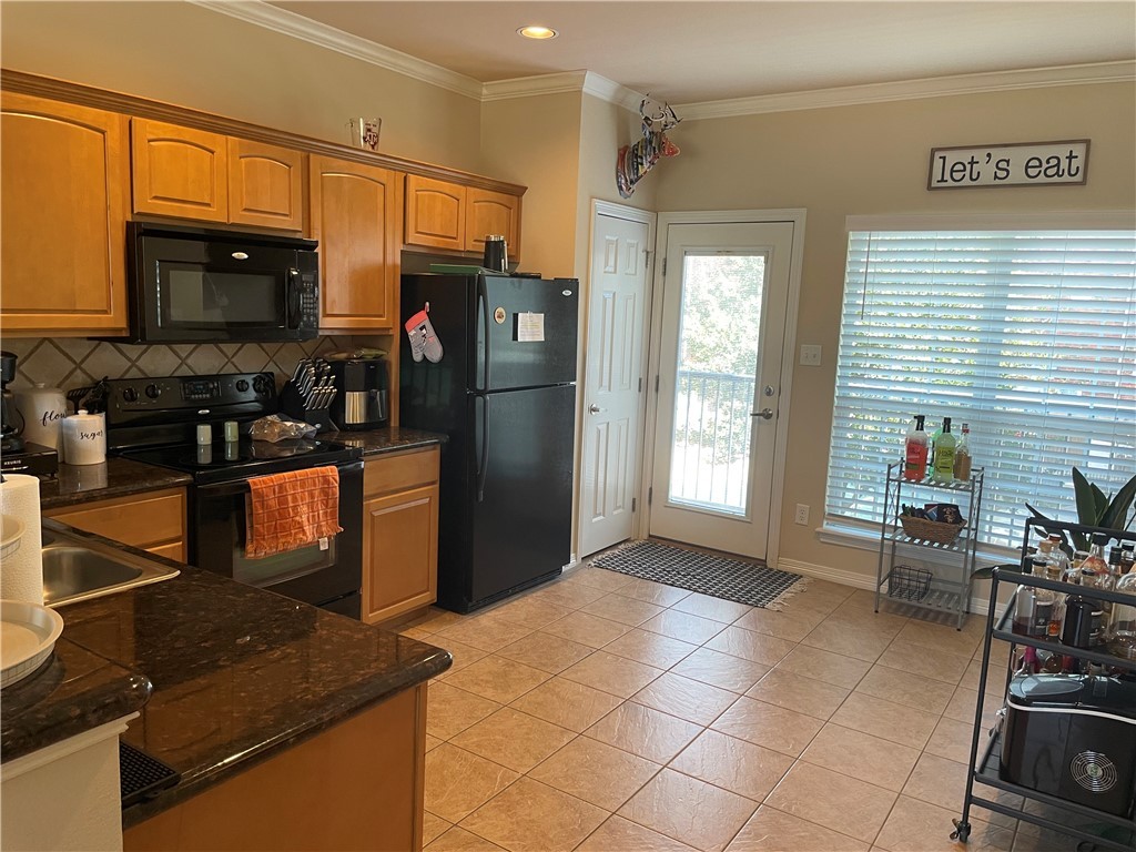 College Station Condo: 305 Holleman Drive East