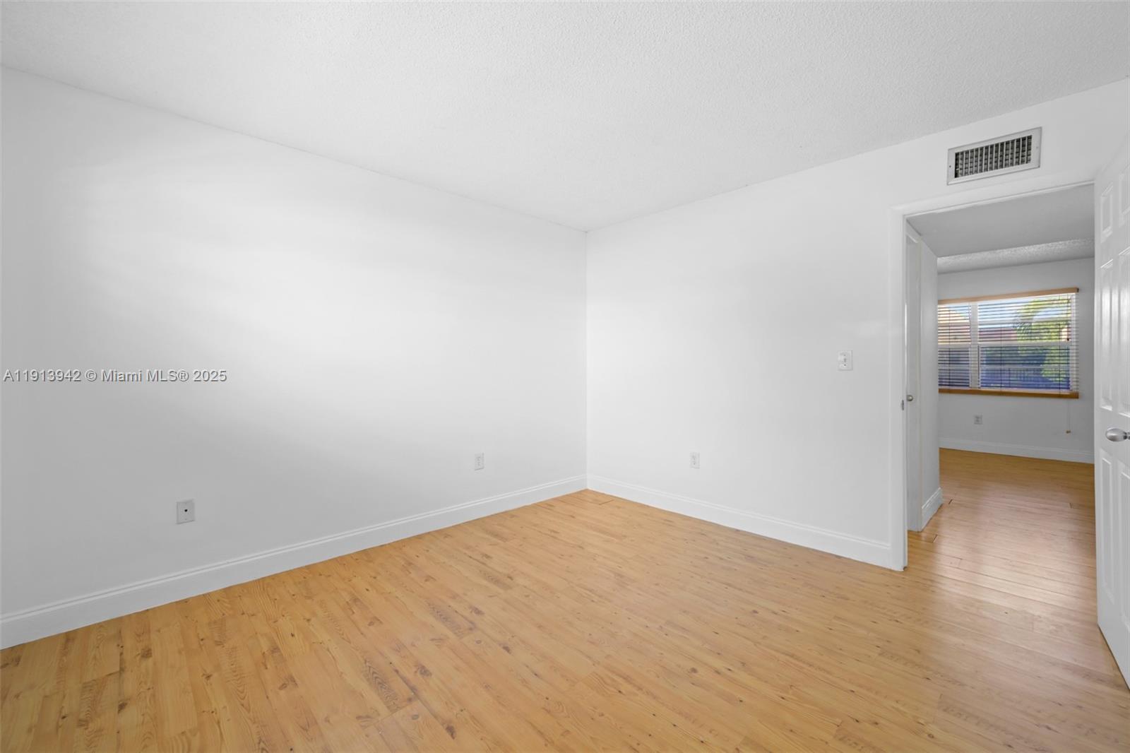 Hallandale Beach Condo: 415 Northeast 2nd Street