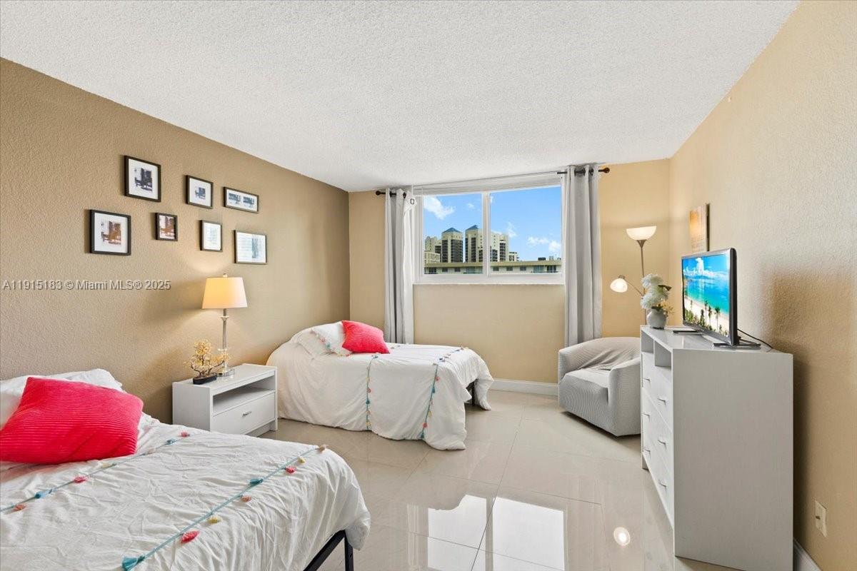 Sunny Isles Beach Condo: 19380 Collins Avenue