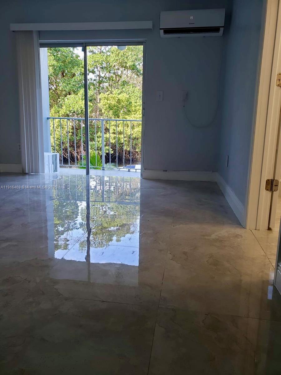 North Miami Condo: 1860 Venice Park Drive