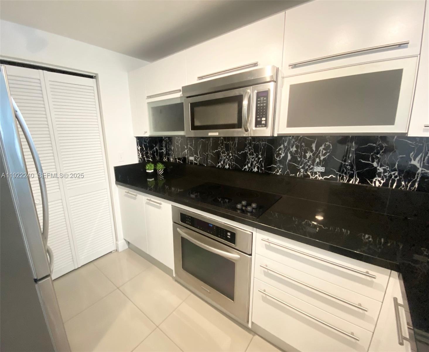 Miami Condo: 244 Biscayne Boulevard