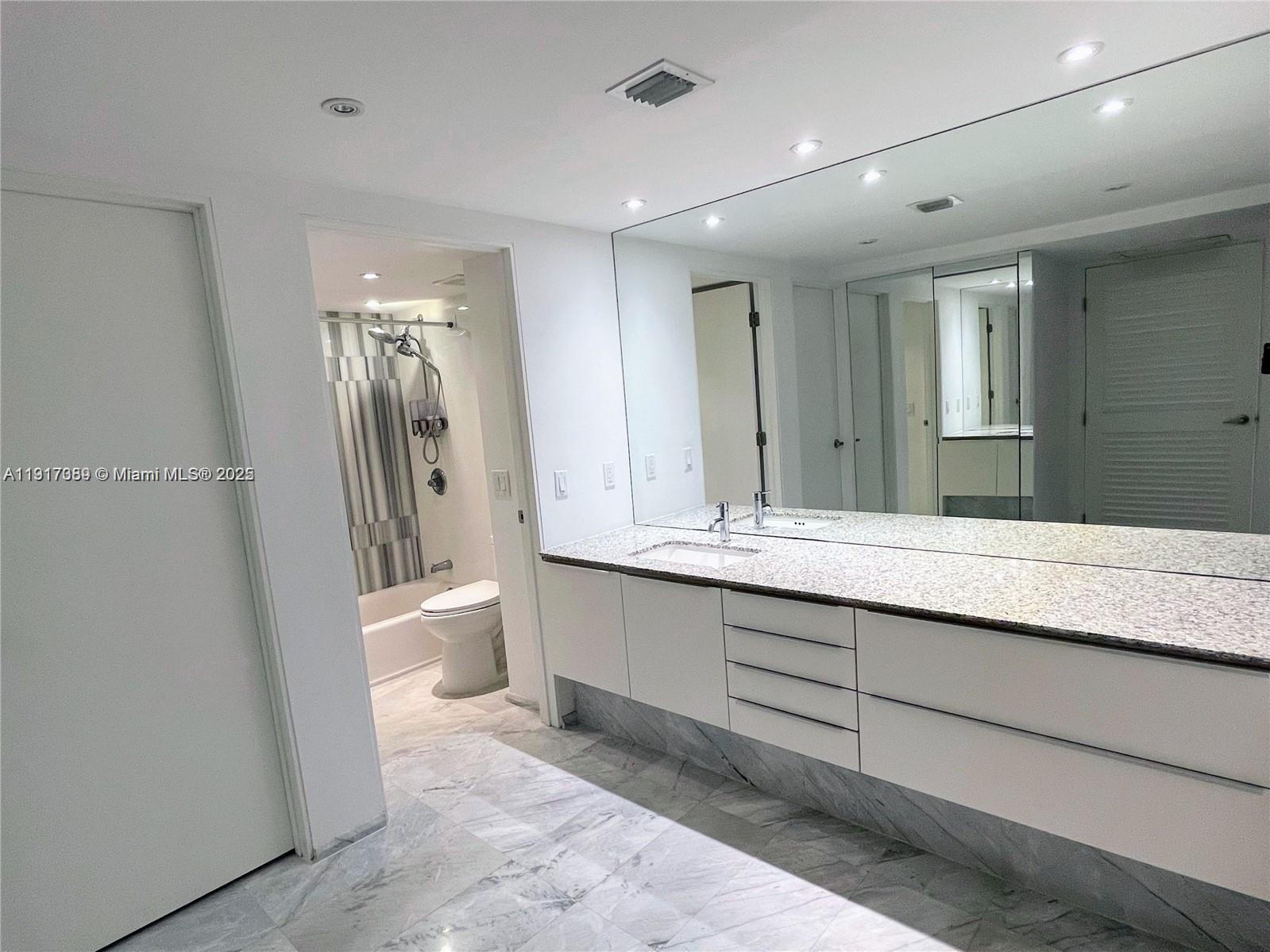 North Miami Condo: 2350 Northeast 135th Street