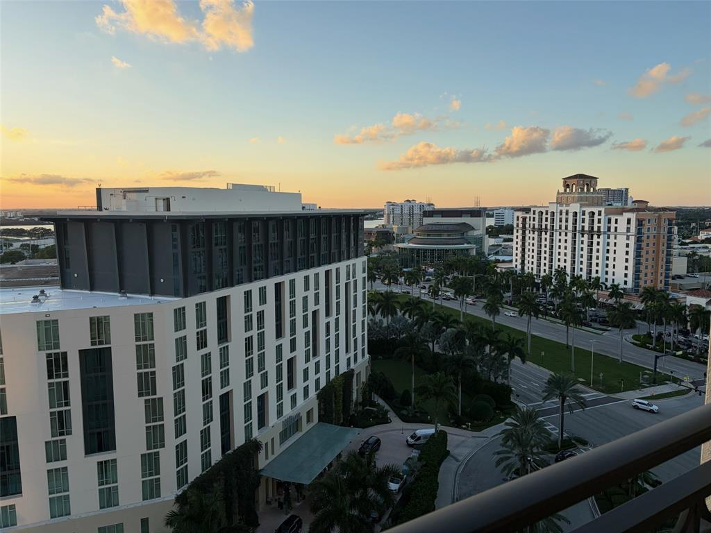 West Palm Beach Condo: 550 Okeechobee Boulevard