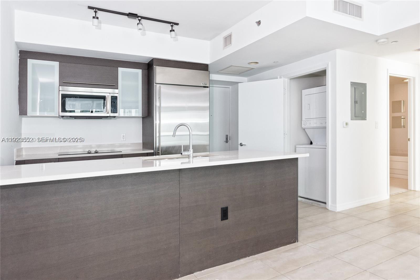 Miami Condo: 500 Brickell Avenue