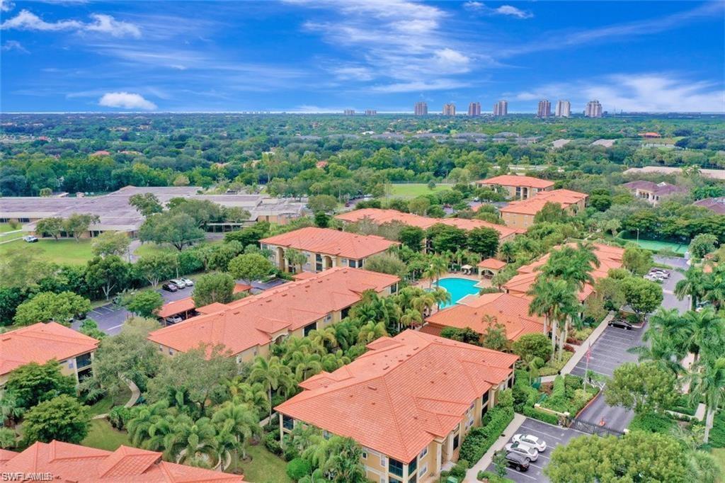 Bonita Springs Condo: 8930 Colonnades Court East