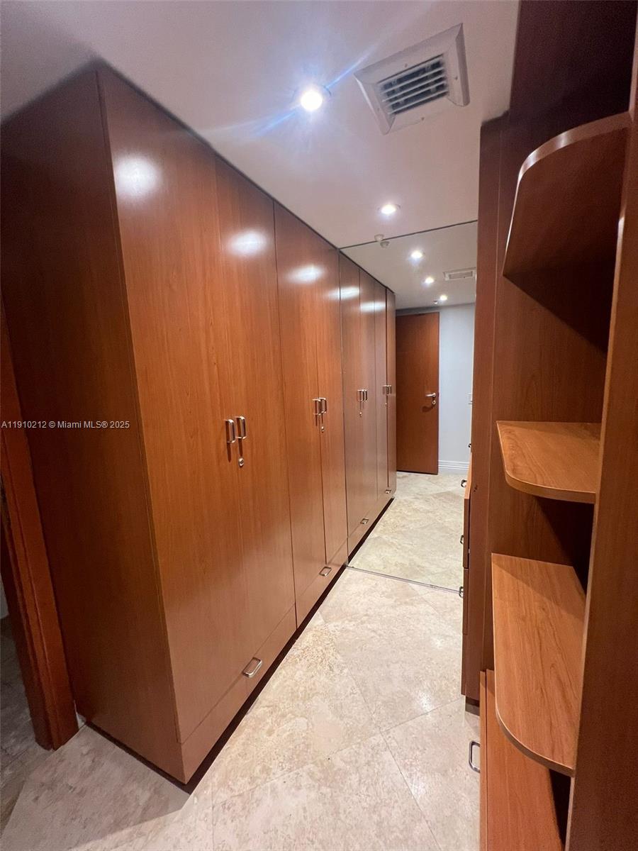 Surfside Condo: 9499 Collins Avenue