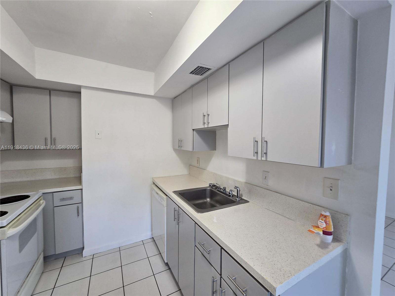 Lauderhill Condo: 5940 Northwest 21st Street