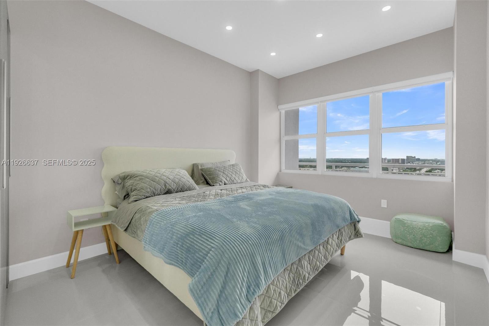 Aventura Condo: 18011 Biscayne Boulevard