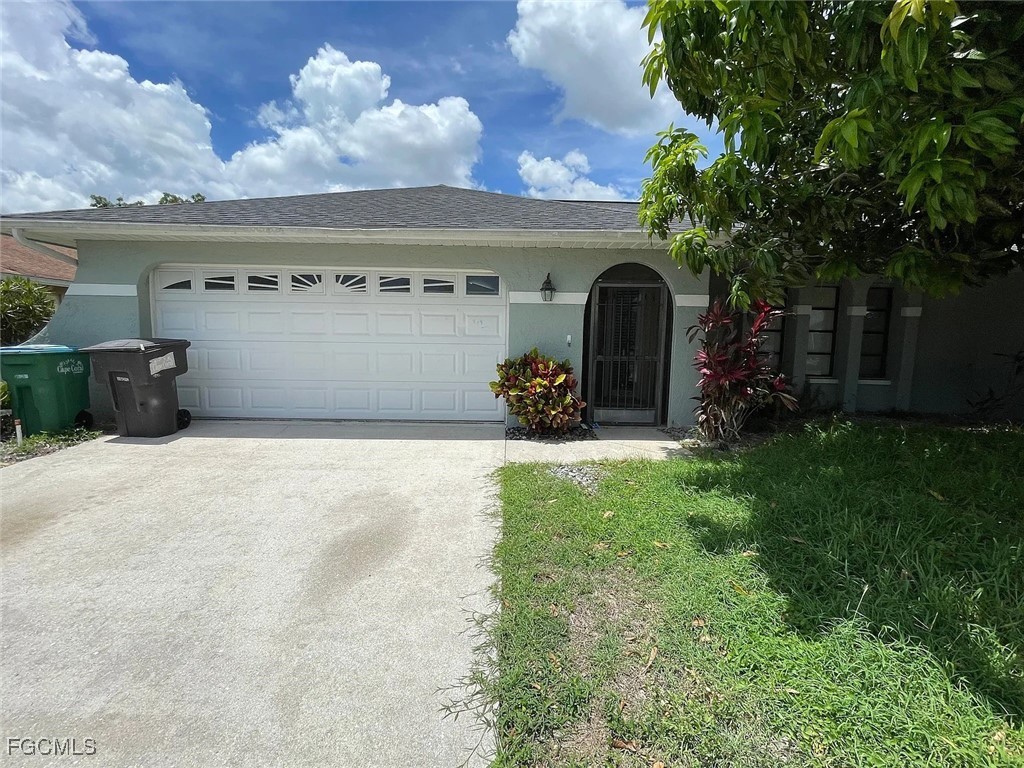 Cape Coral Condo: 919 Southeast 21st Lane