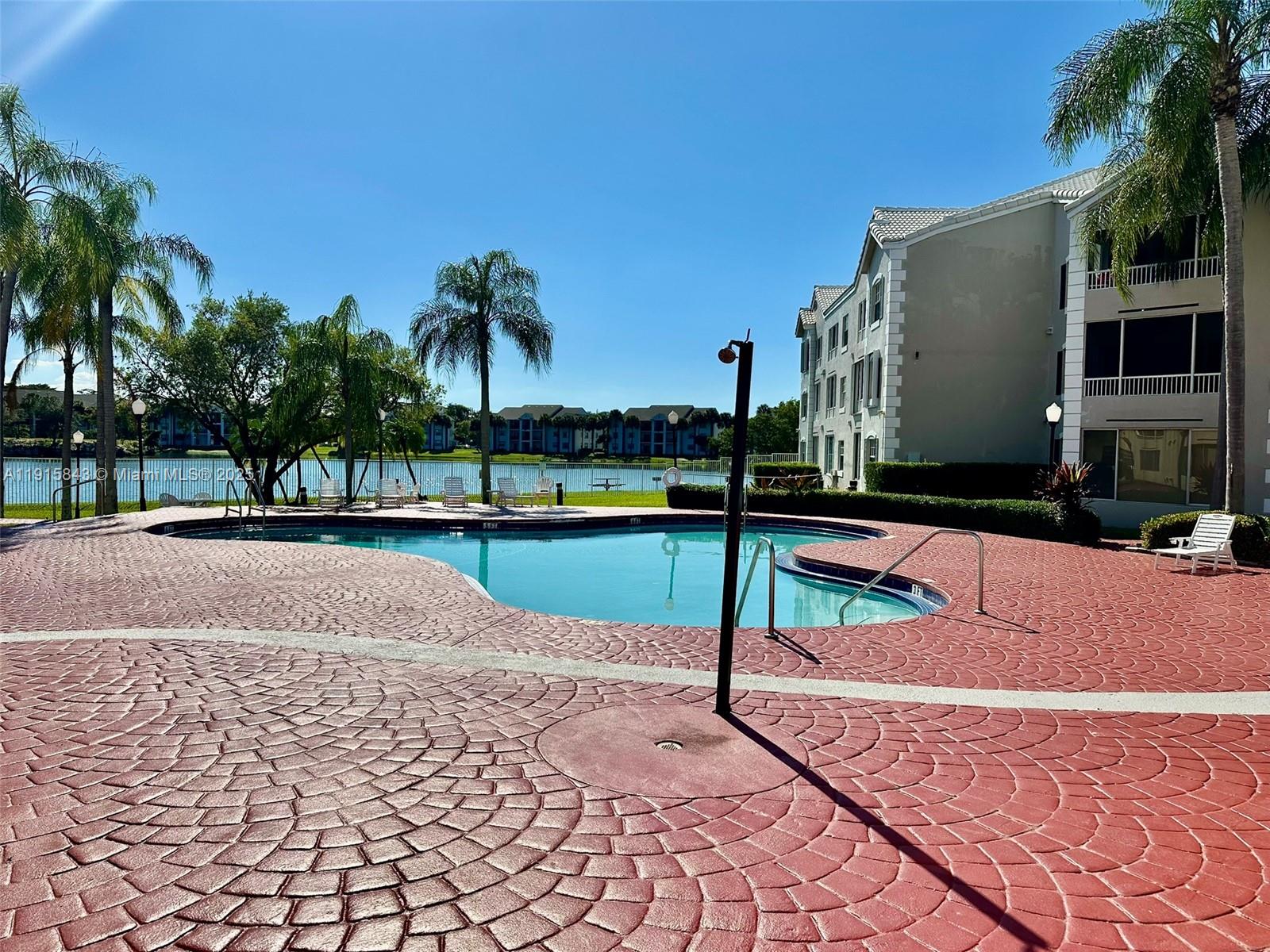 Oakland Park Condo: 2890 North Oakland Forest Drive