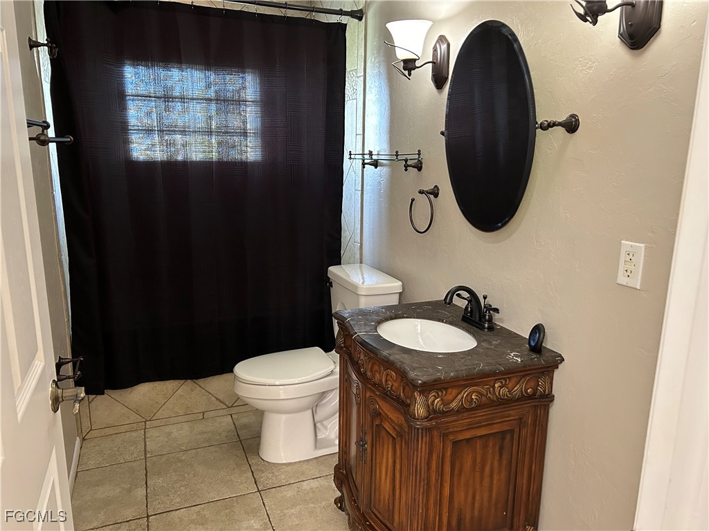 Cape Coral Condo: 717 Southeast 10th Avenue