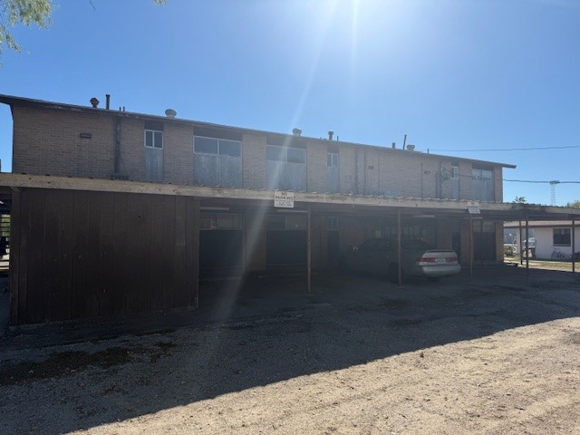 Kingsville Condo: 700 West Mesquite Avenue