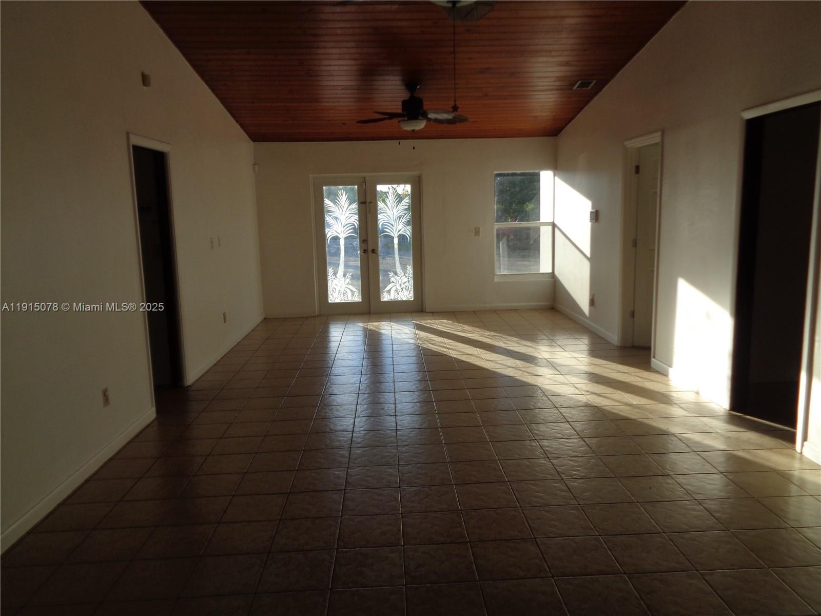 Homestead Condo: Everglades