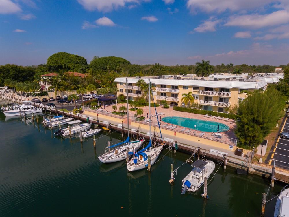 Coral Gables Condo: 100 Edgewater Drive