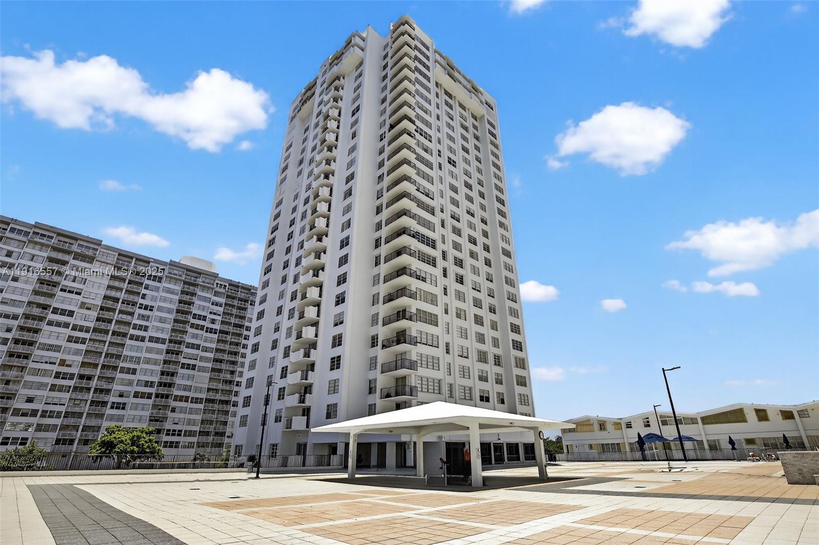 Aventura Condo: 2750 Northeast 183rd Street