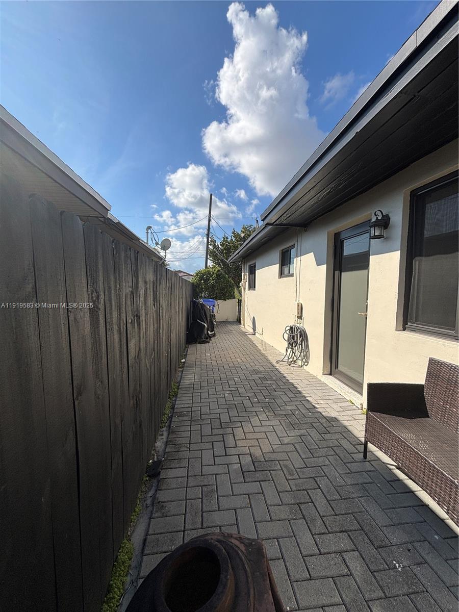 Miami Condo: 2723 Southwest 31st Court