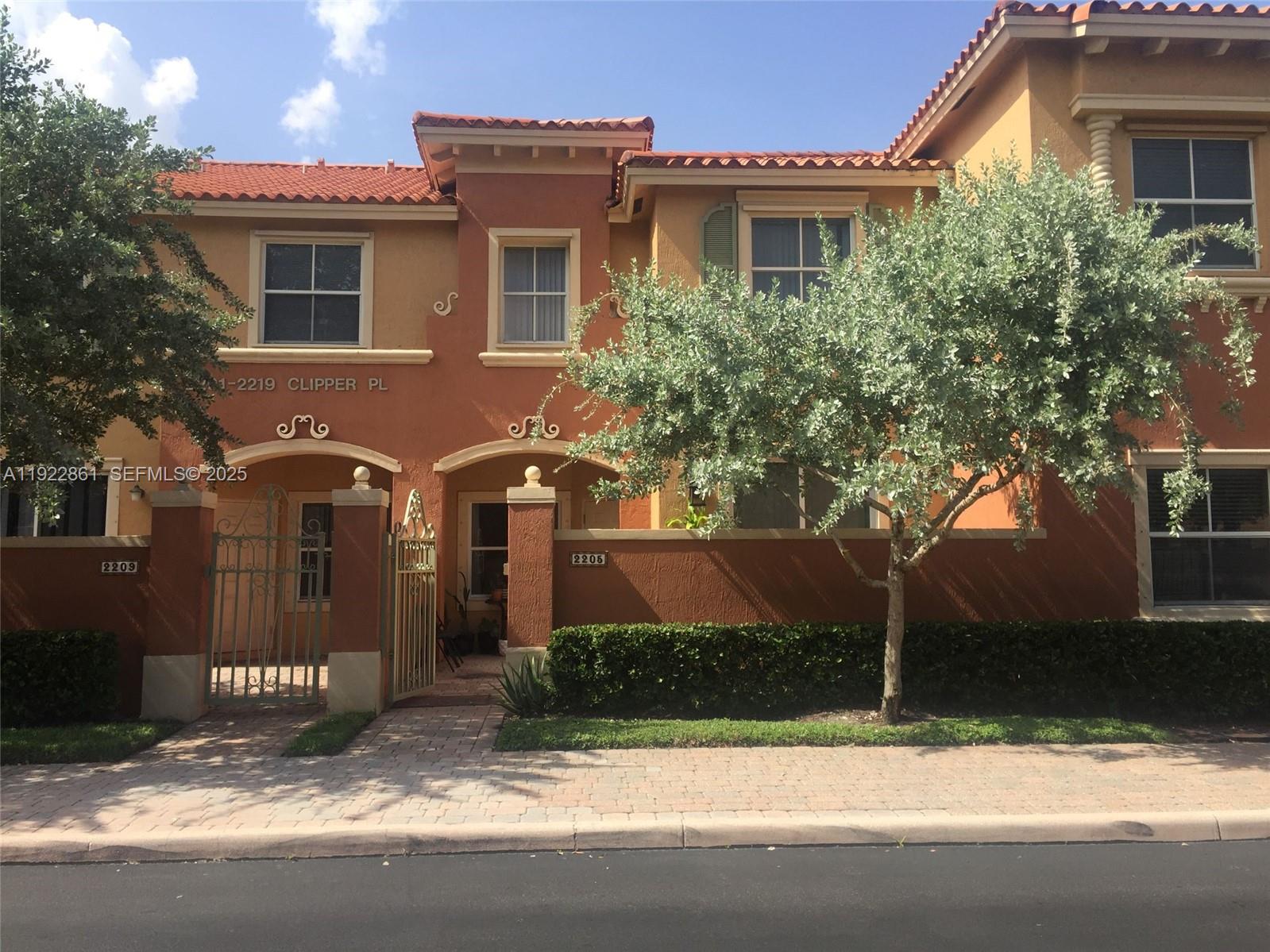 Dania Beach Condo: 2205 Clipper Place