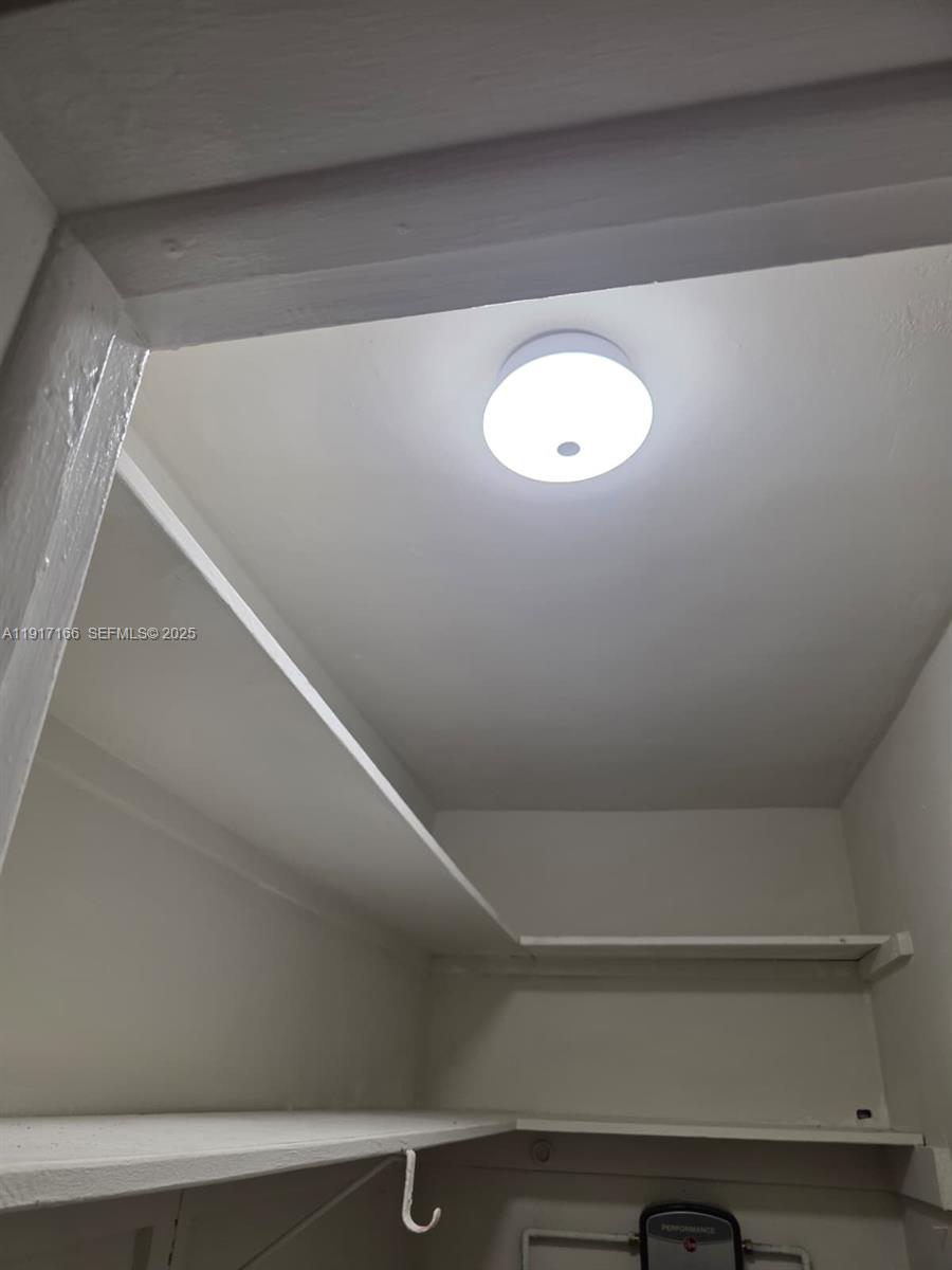 Oakland Park Condo: 435 Northwest 41st Street