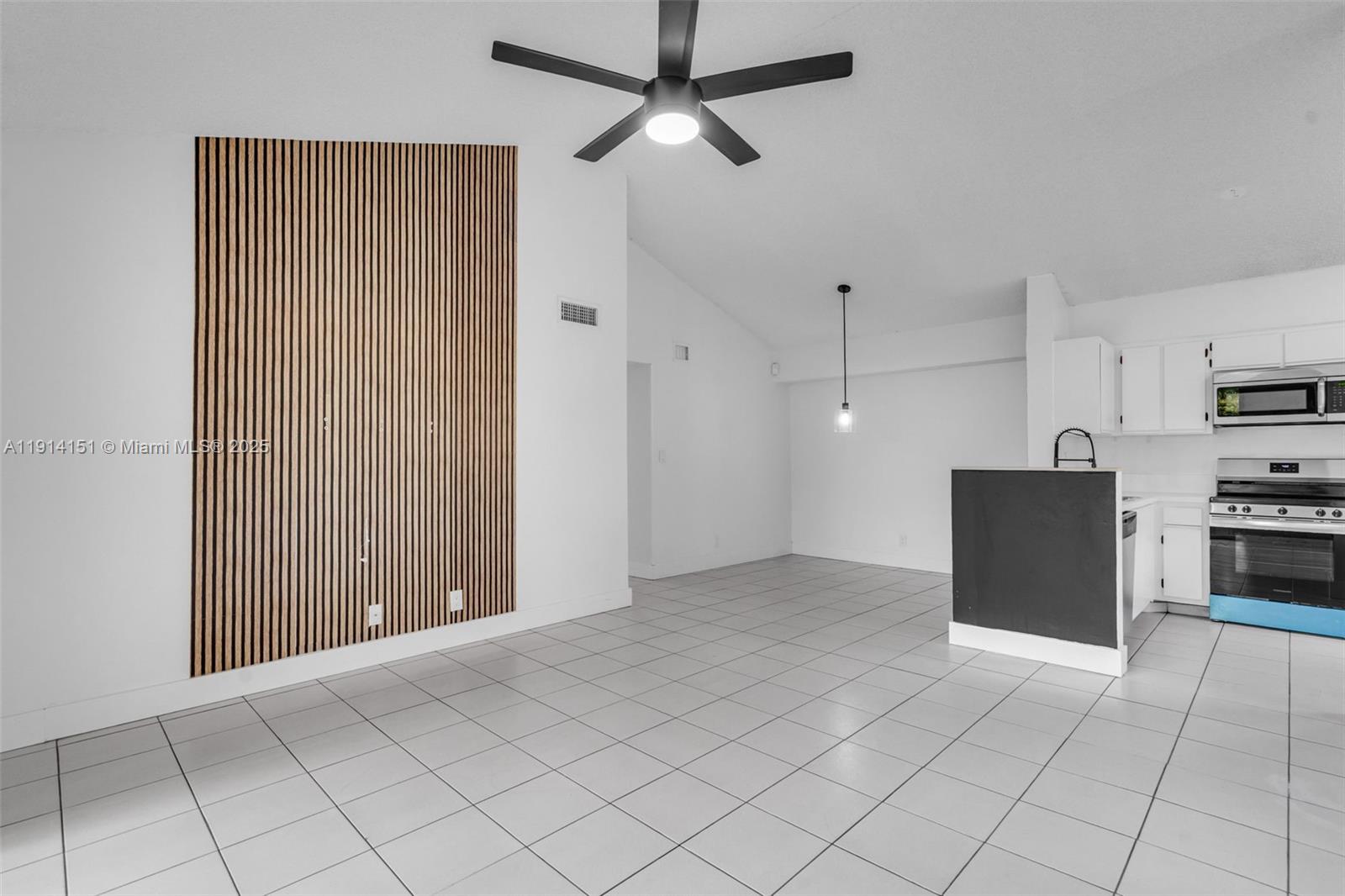 Oakland Park Condo: 3065 North Oakland Forest Drive