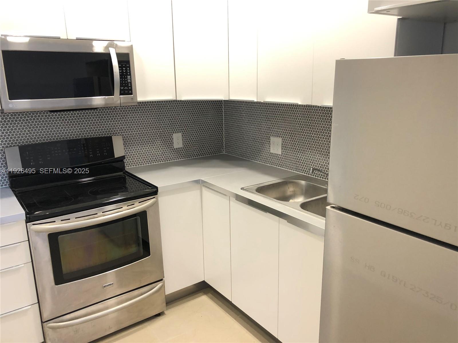 North Miami Beach Condo: Ojus