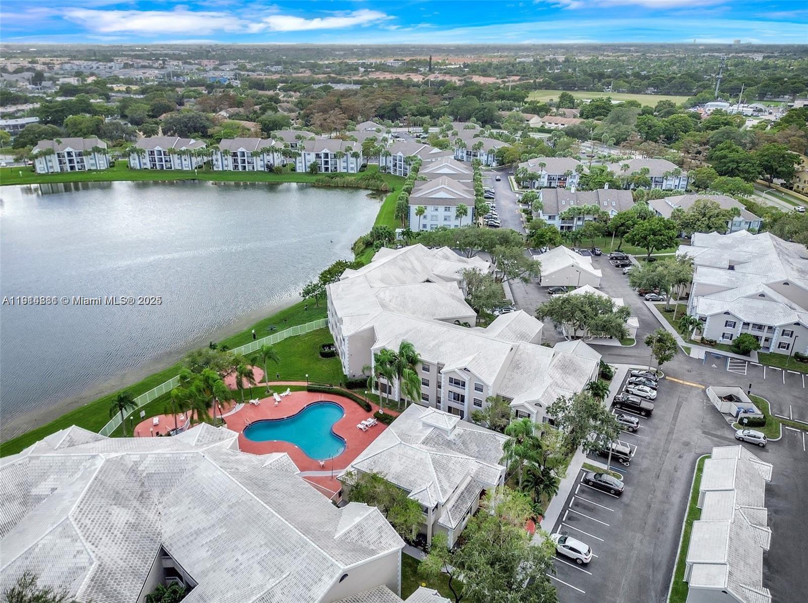 Oakland Park Condo: 2803 North Oakland Forest Drive