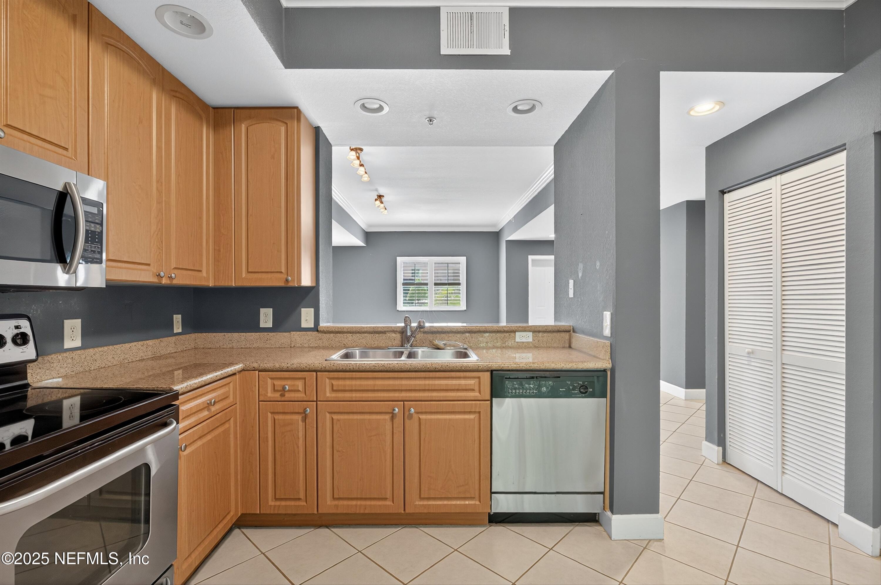 Jacksonville Condo: 9745 Touchton Road