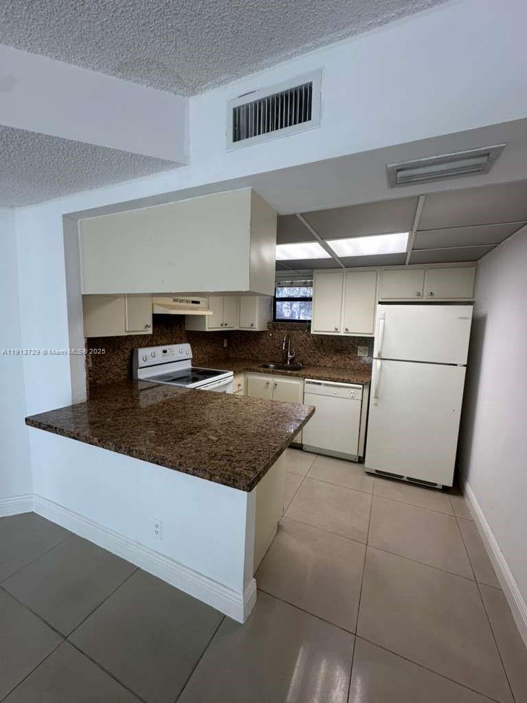 Doral Condo: 8290 Lake Drive