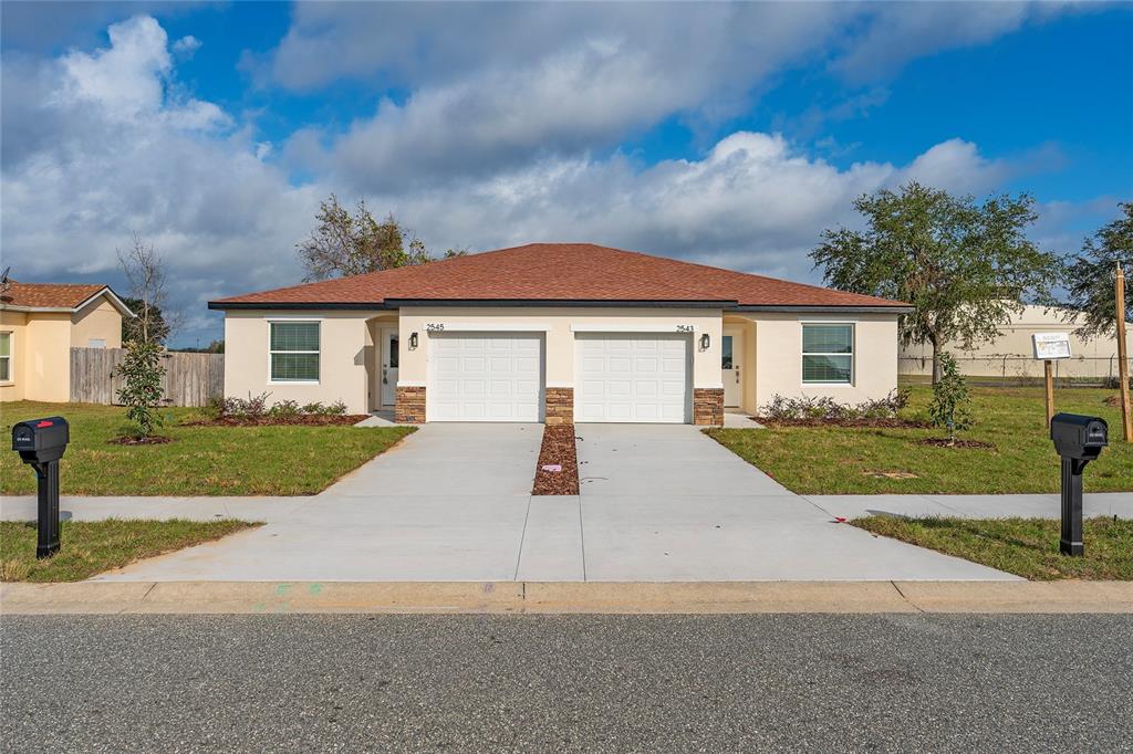 Tavares Condo: 2545 Slim Haywood Avenue