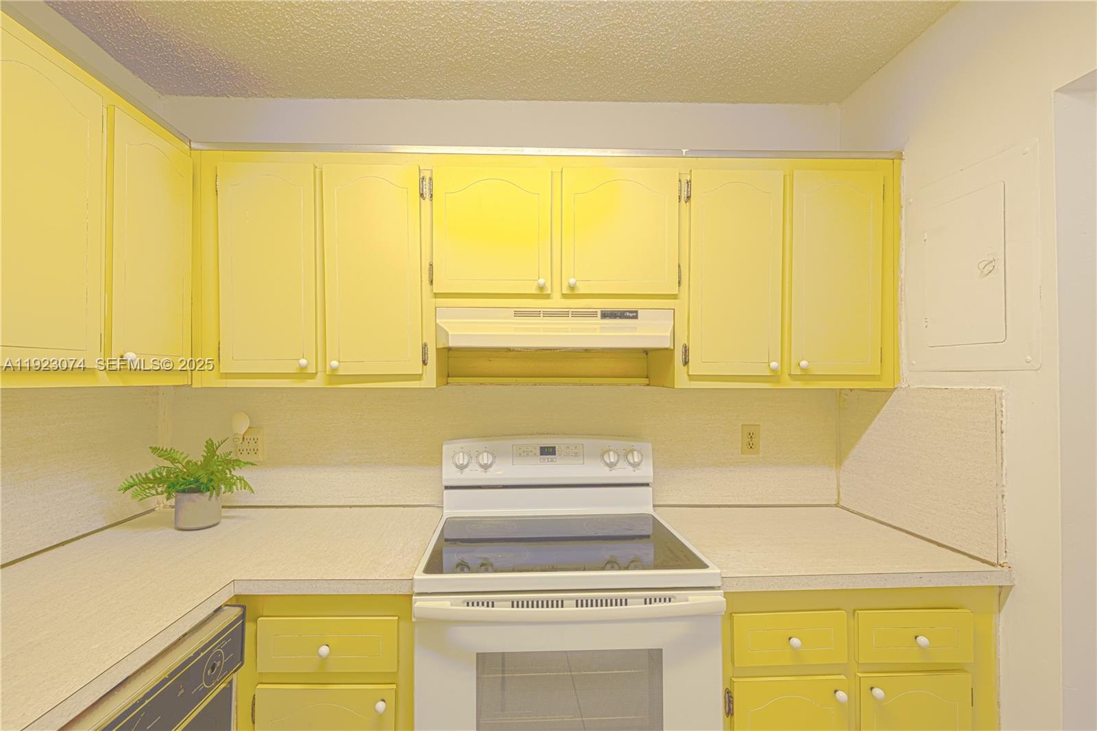 Hialeah Condo: 1900 West 68th Street