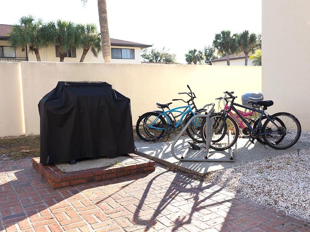 Venice Condo: 380 Base Avenue East