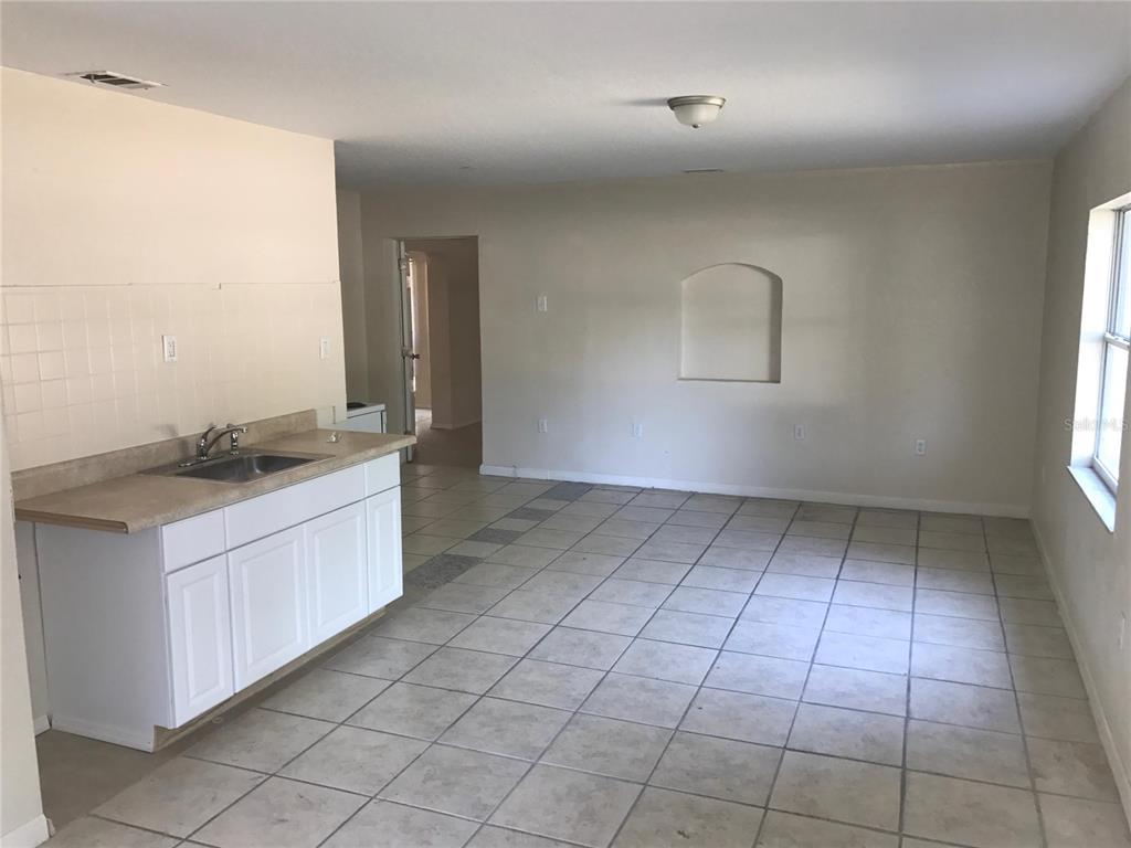 Deland Condo: 555 East Voorhis Avenue