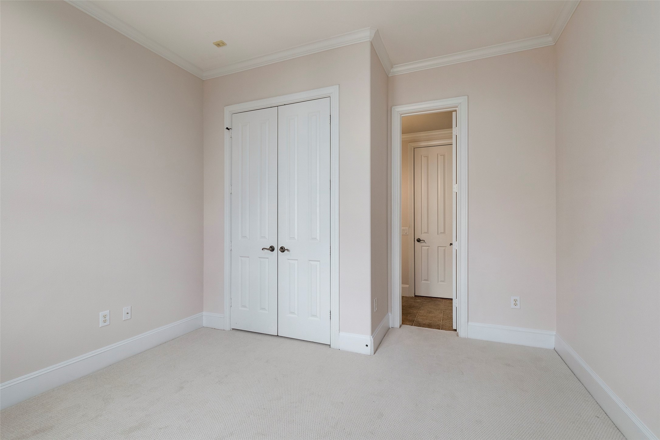 Houston Condo: 7134 Mapleridge Street