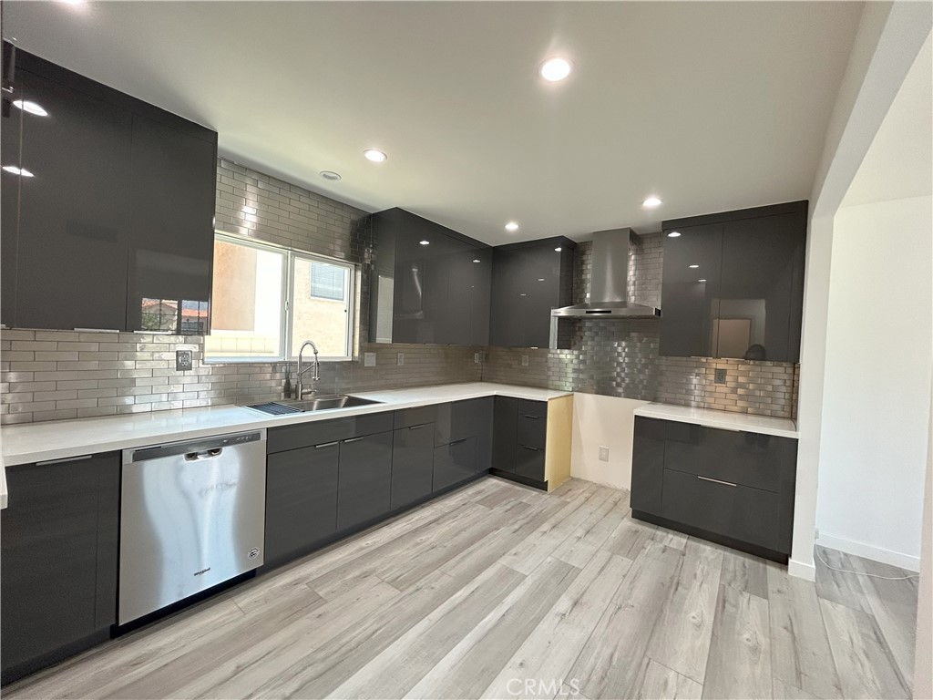 Tujunga Condo: 10363 Commerce Avenue