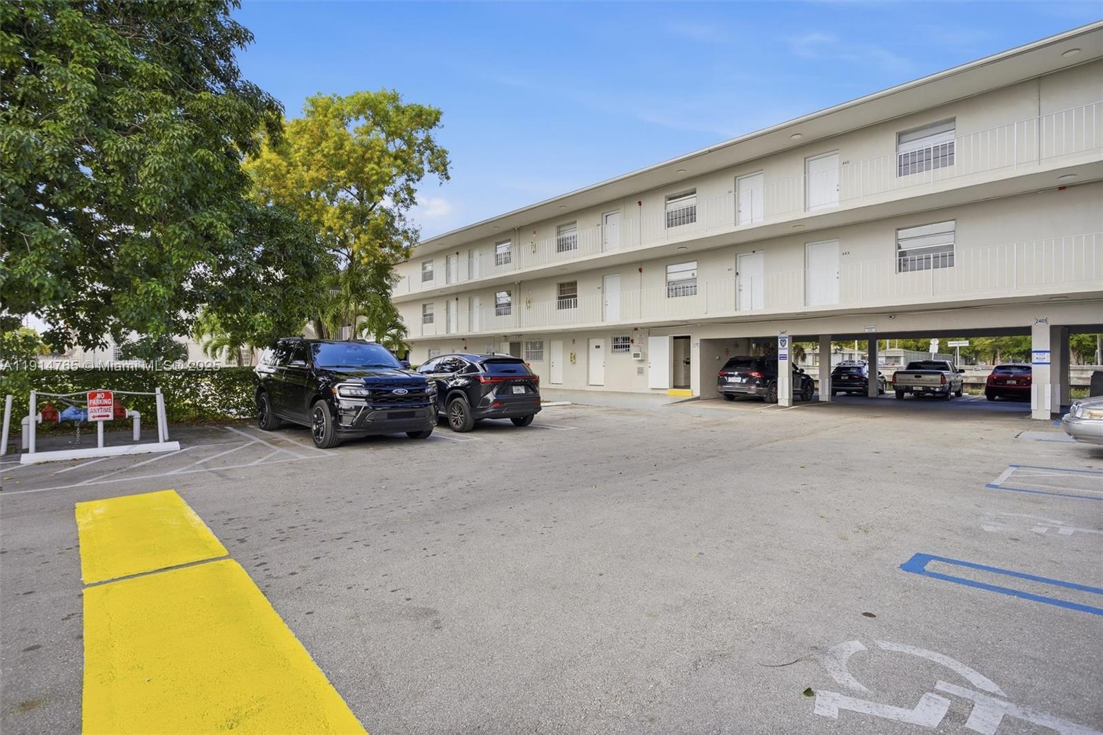 Opa-Locka Condo: 2405 Northwest 135th Street