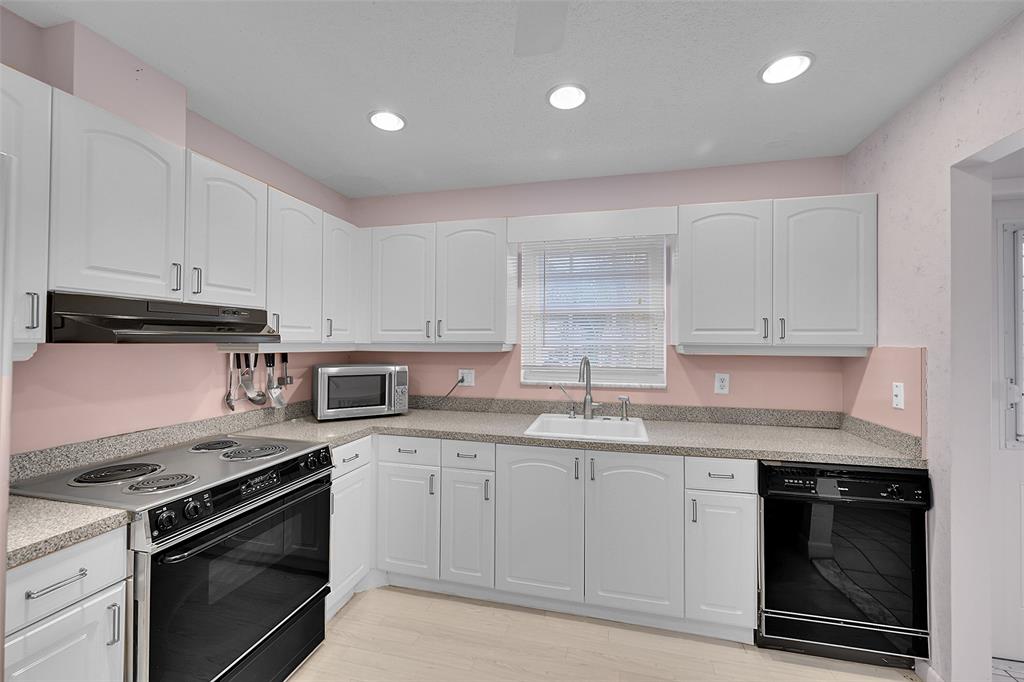 Lake Worth Condo: 724 Nantucket Circle