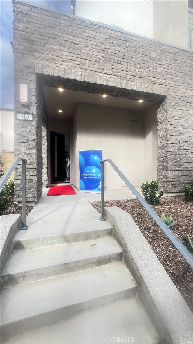 Irvine Condo: 516 Neilson