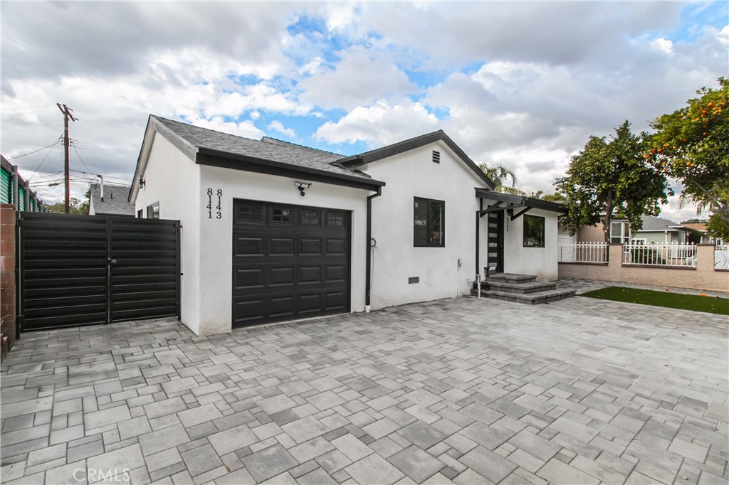 Panorama City Condo: 8143 Hazeltine Avenue