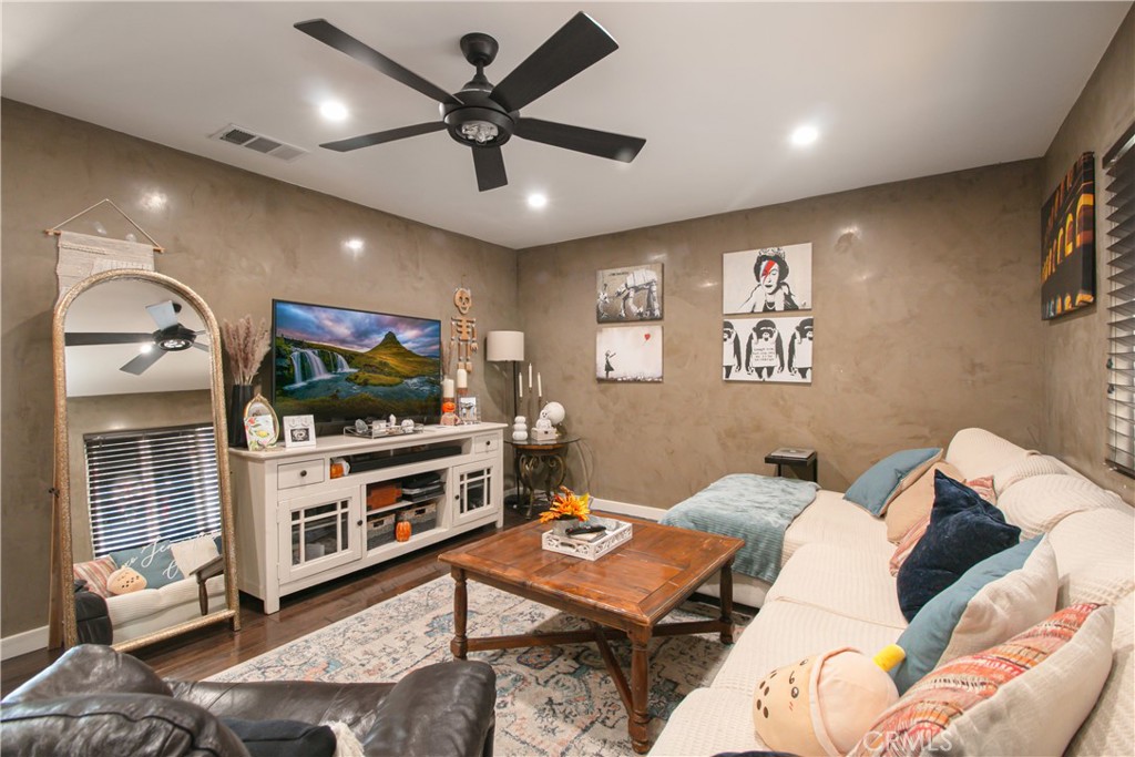 Simi Valley Condo: 1542 Christine Avenue