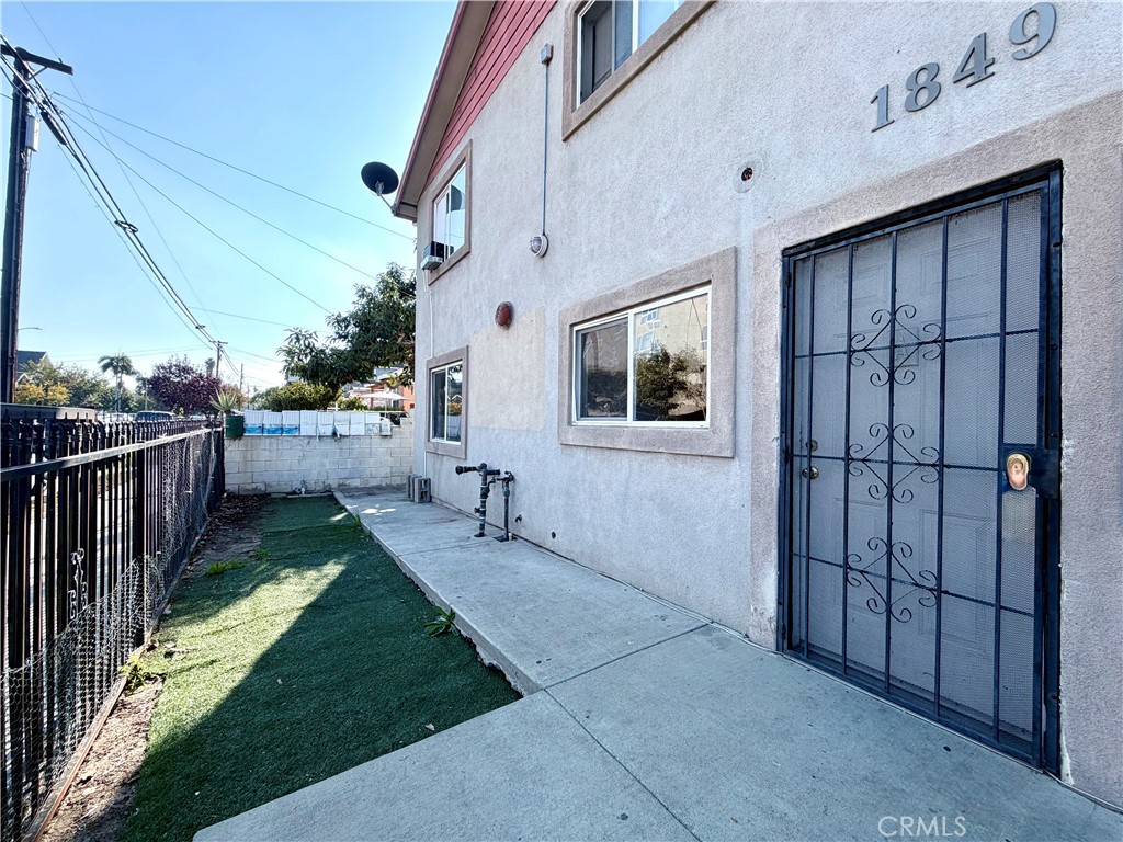Los Angeles Condo: 1849 Sichel Street