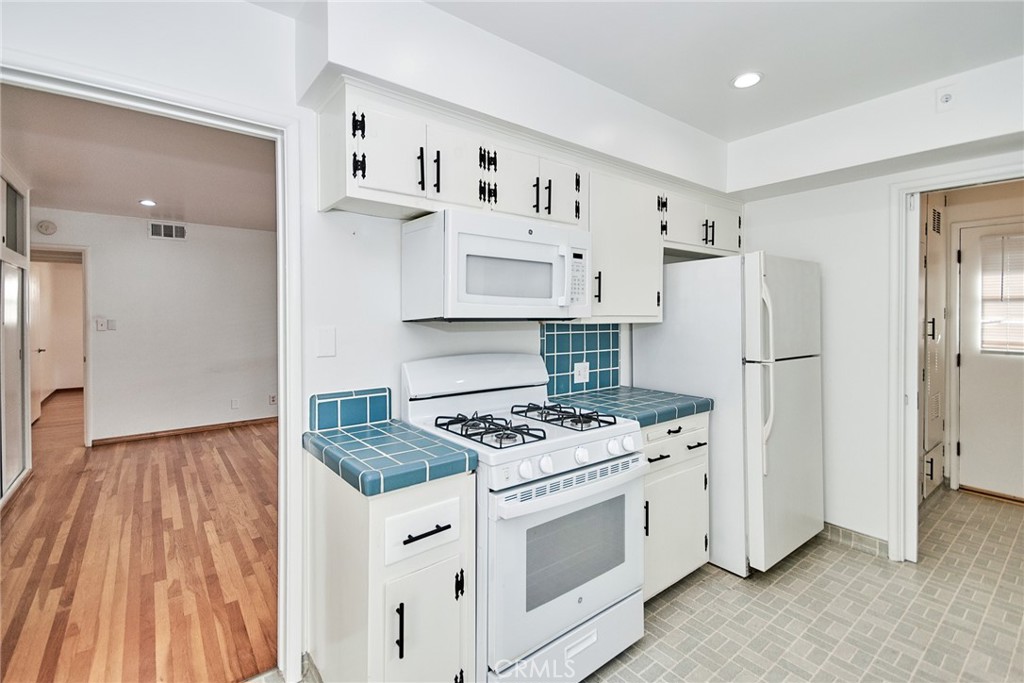 San Gabriel Condo: 8348 Doris Avenue