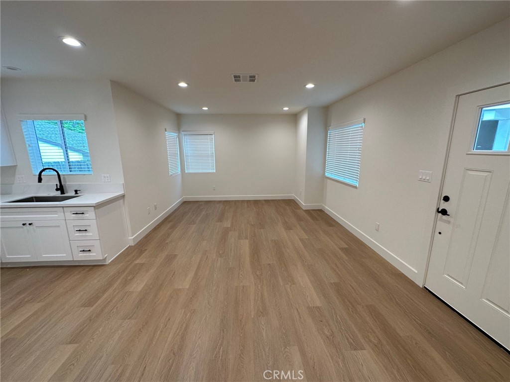 Simi Valley Condo: 1155 North Currier Avenue