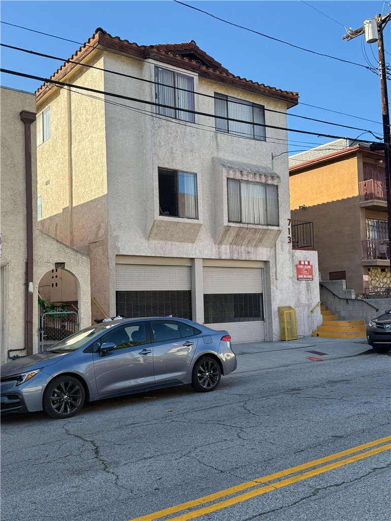 Los Angeles Condo: 713 North Grand Avenue