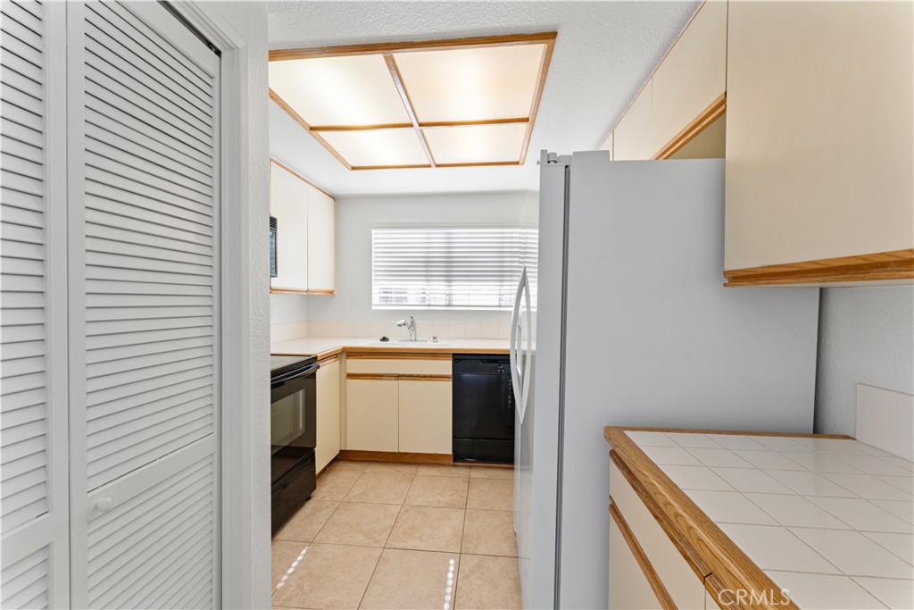 Aliso Viejo Condo: 6 Summerwood