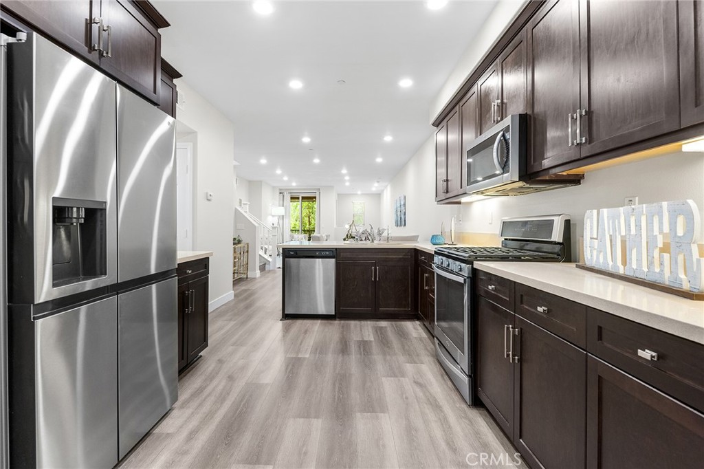 Irvine Condo: 67 Plateau