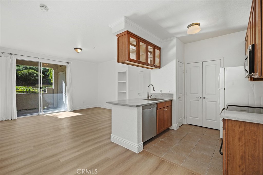 Aliso Viejo Condo: 22681 Oak Grove