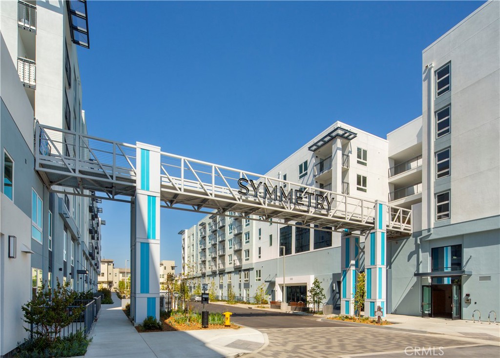 Northridge Condo: 19525 Nordhoff Street