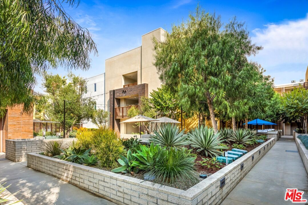 Los Angeles Condo: 12760 Millennium Drive